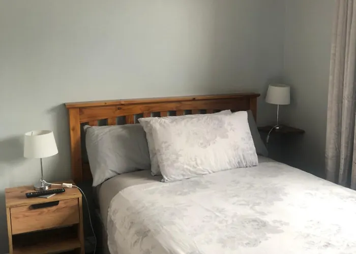 Manorlodge Bed & Breakfast 2*